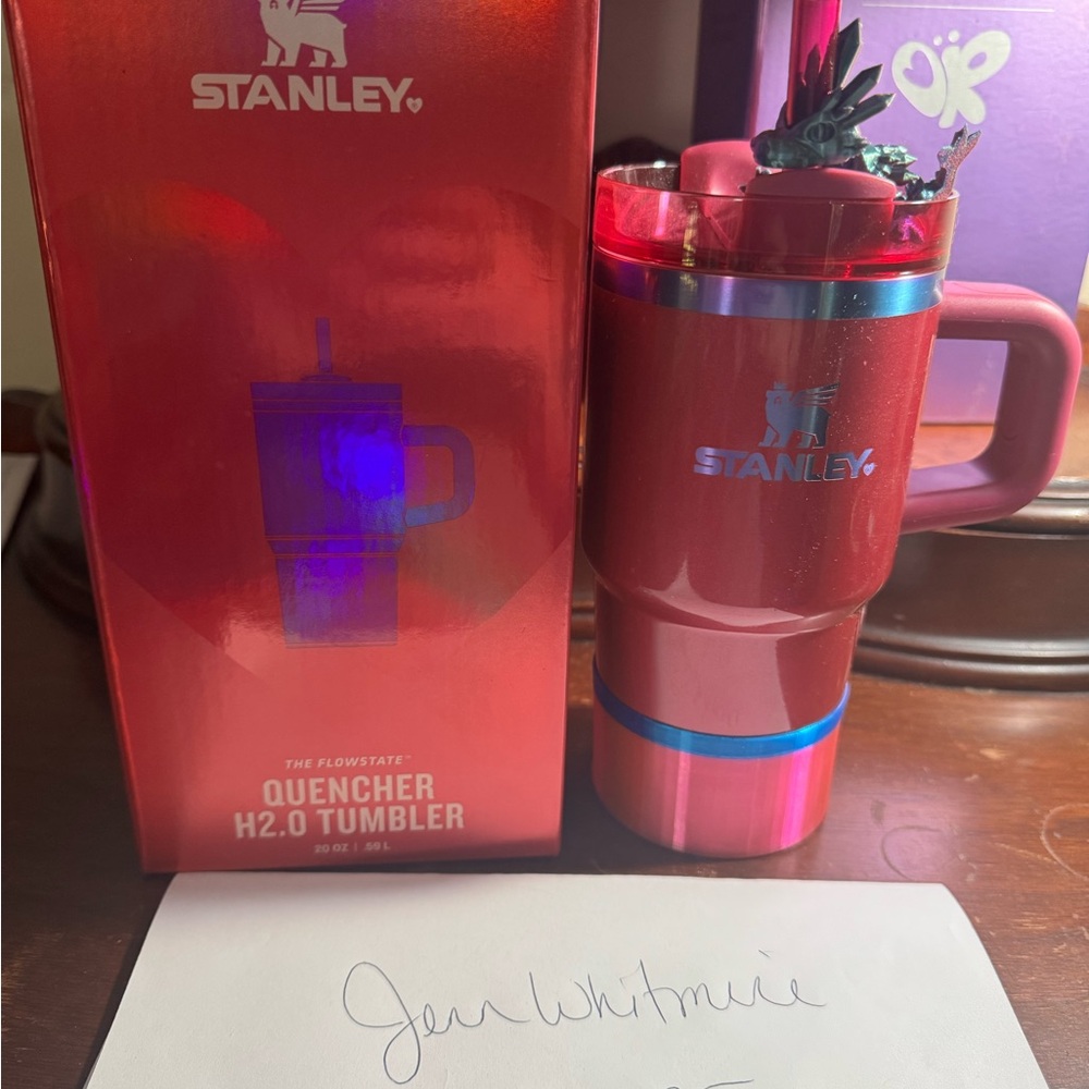 Stanley Pink and Blue Quencher Tumbler (Berry Truffle)